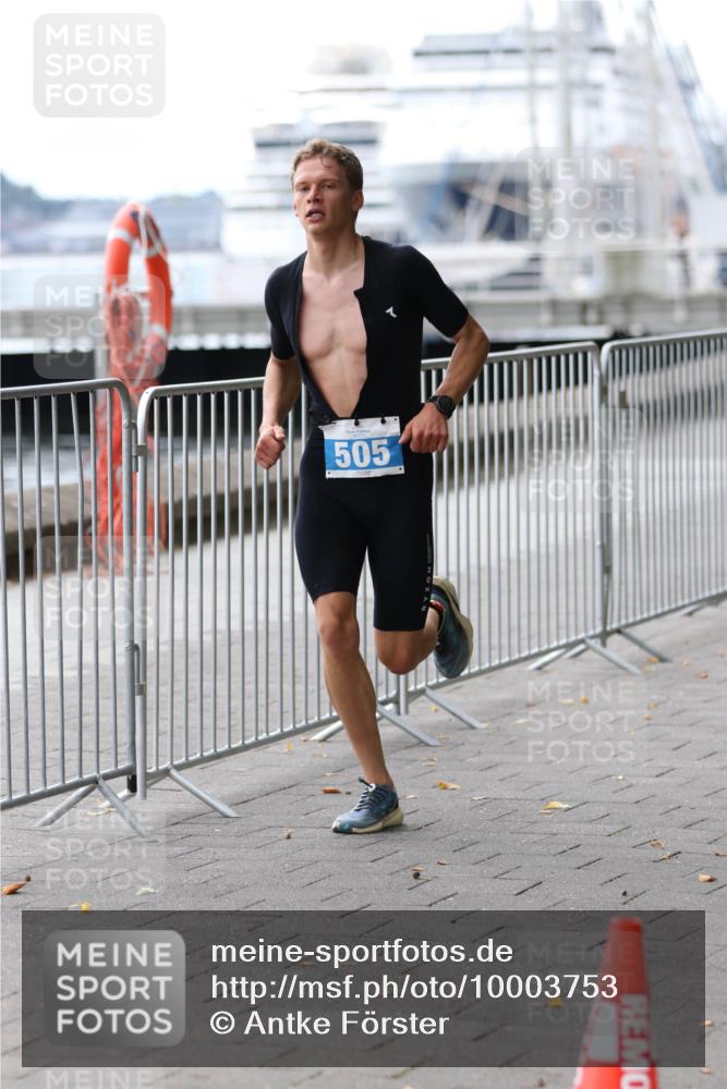 16.08.2026 - KN Förde Triathlon 2026 Antke Förster http://msf.ph/oto/10003753 16.08.2026 13:28:35 Laufen 505 meine-sportfotos.de