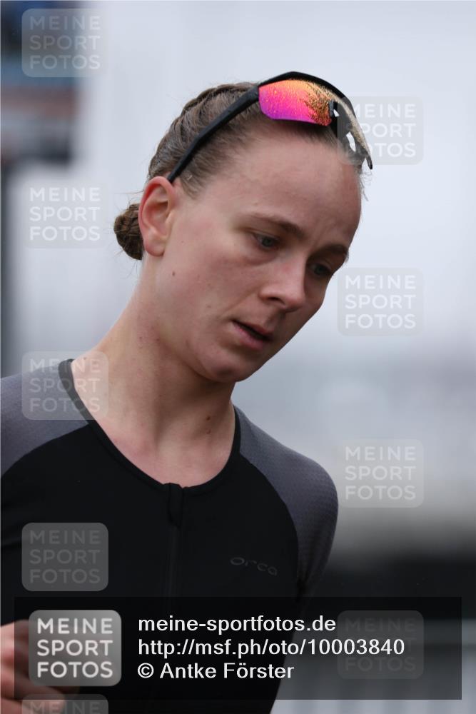 16.08.2026 - KN Förde Triathlon 2026 Antke Förster http://msf.ph/oto/10003840 16.08.2026 10:05:18 Laufen  meine-sportfotos.de