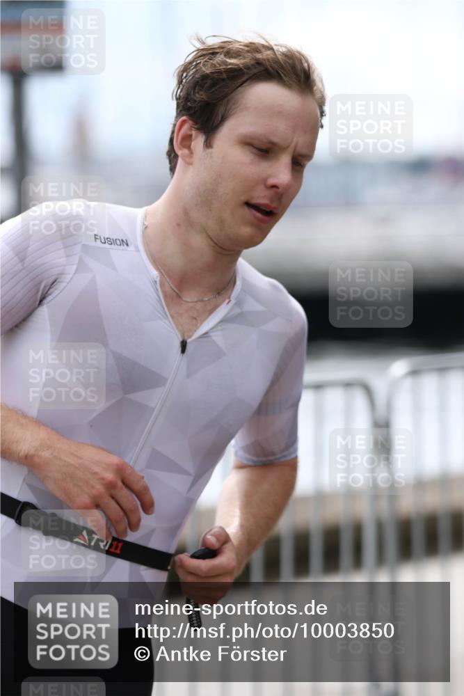 16.08.2026 - KN Förde Triathlon 2026 Antke Förster http://msf.ph/oto/10003850 16.08.2026 13:29:20 Laufen  meine-sportfotos.de