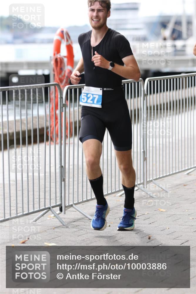 16.08.2026 - KN Förde Triathlon 2026 Antke Förster http://msf.ph/oto/10003886 16.08.2026 13:29:30 Laufen 527 meine-sportfotos.de