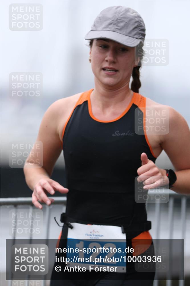 16.08.2026 - KN Förde Triathlon 2026 Antke Förster http://msf.ph/oto/10003936 16.08.2026 10:06:13 Laufen 2926, 122 meine-sportfotos.de
