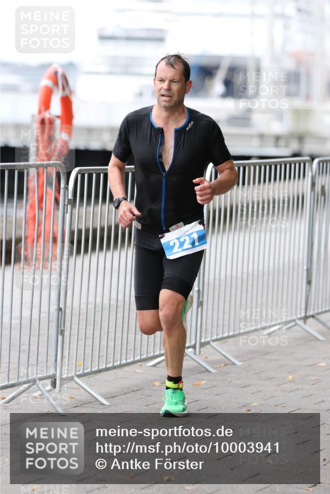 16.08.2026 - KN Förde Triathlon 2026 Antke Förster http://msf.ph/oto/10003941 16.08.2026 11:46:16 Laufen  meine-sportfotos.de