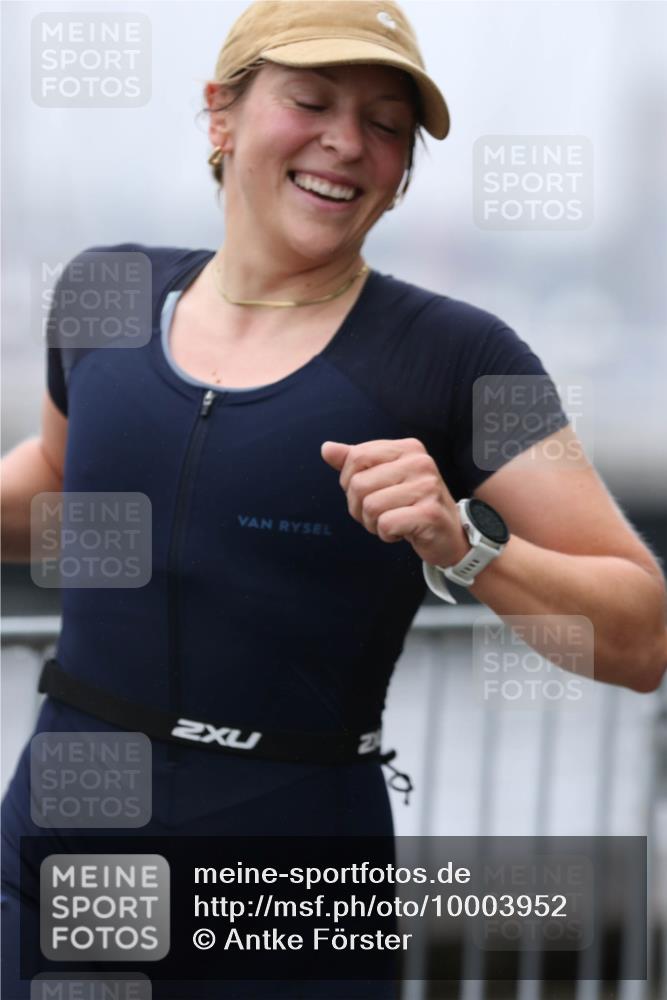 16.08.2026 - KN Förde Triathlon 2026 Antke Förster http://msf.ph/oto/10003952 16.08.2026 10:06:16 Laufen 2 meine-sportfotos.de