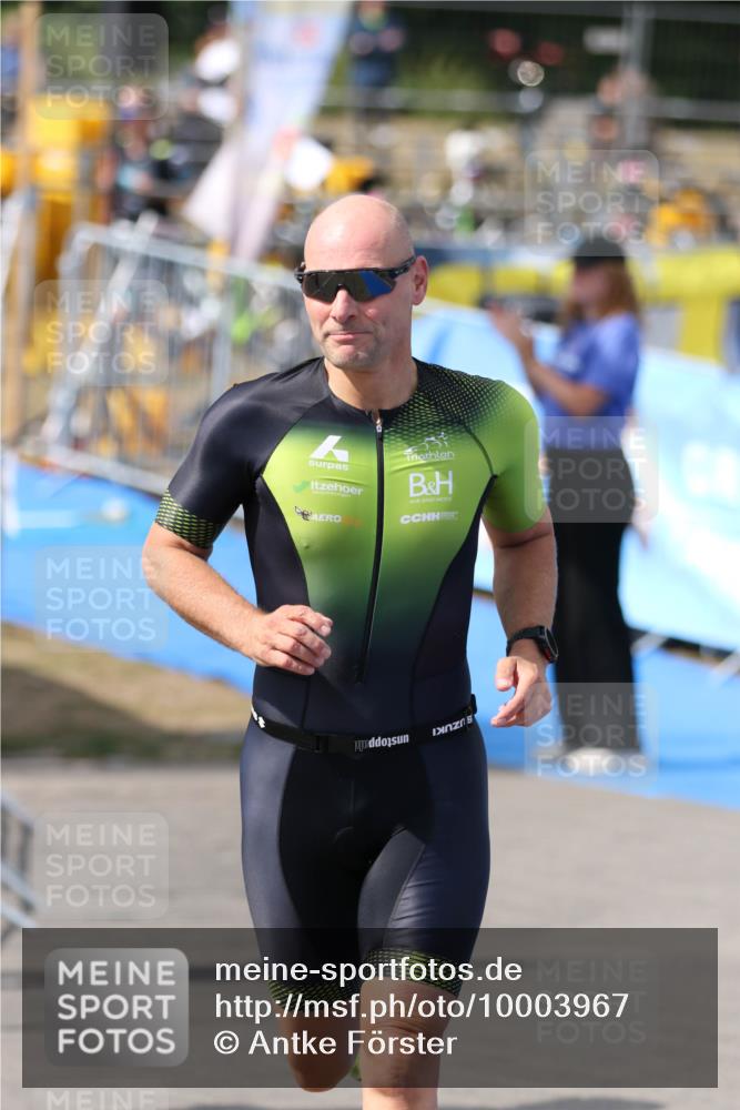 16.08.2026 - KN Förde Triathlon 2026 Antke Förster http://msf.ph/oto/10003967 16.08.2026 15:07:55 Laufen  meine-sportfotos.de