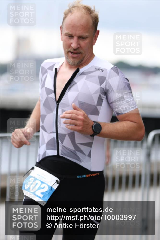 16.08.2026 - KN Förde Triathlon 2026 Antke Förster http://msf.ph/oto/10003997 16.08.2026 11:46:30 Laufen 302 meine-sportfotos.de