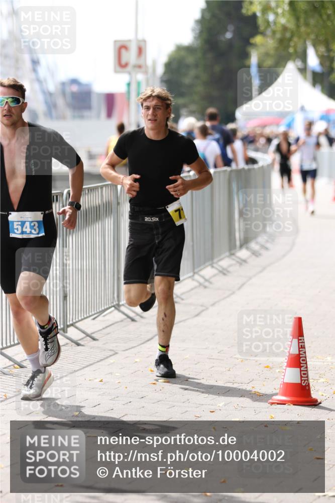 16.08.2026 - KN Förde Triathlon 2026 Antke Förster http://msf.ph/oto/10004002 16.08.2026 13:30:55 Laufen 20, 543 meine-sportfotos.de