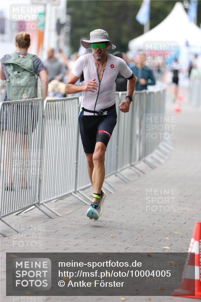 16.08.2026 - KN Förde Triathlon 2026 Antke Förster http://msf.ph/oto/10004005 16.08.2026 11:46:53 Laufen  meine-sportfotos.de