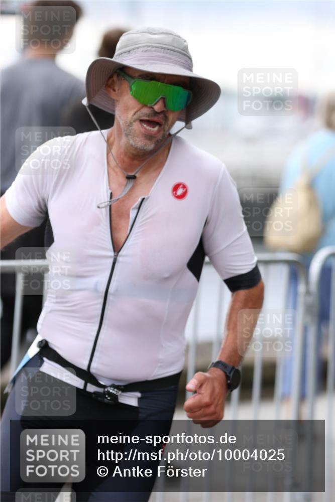 16.08.2026 - KN Förde Triathlon 2026 Antke Förster http://msf.ph/oto/10004025 16.08.2026 11:46:57 Laufen  meine-sportfotos.de