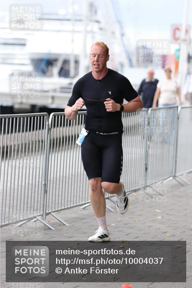16.08.2026 - KN Förde Triathlon 2026 Antke Förster http://msf.ph/oto/10004037 16.08.2026 11:47:38 Laufen 1, 0 meine-sportfotos.de
