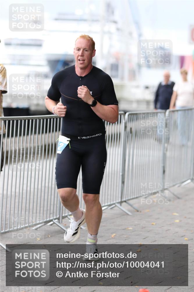 16.08.2026 - KN Förde Triathlon 2026 Antke Förster http://msf.ph/oto/10004041 16.08.2026 11:47:39 Laufen  meine-sportfotos.de