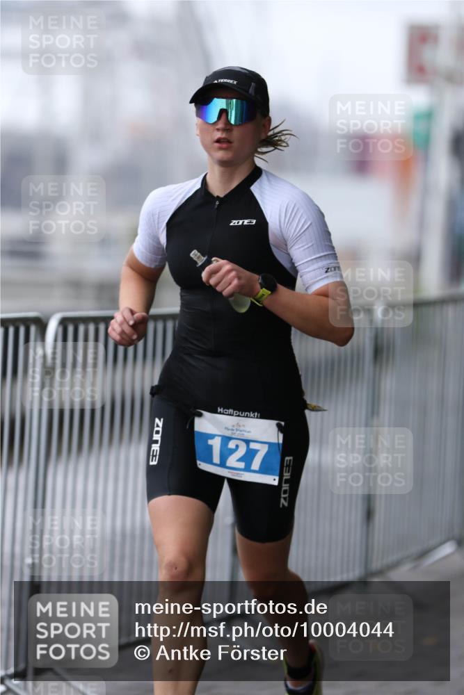 16.08.2026 - KN Förde Triathlon 2026 Antke Förster http://msf.ph/oto/10004044 16.08.2026 10:07:27 Laufen 127, 3 meine-sportfotos.de