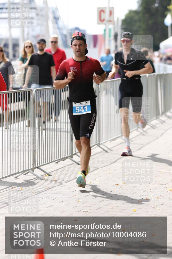 16.08.2026 - KN Förde Triathlon 2026 Antke Förster http://msf.ph/oto/10004086 16.08.2026 13:31:38 Laufen 541, 09 meine-sportfotos.de