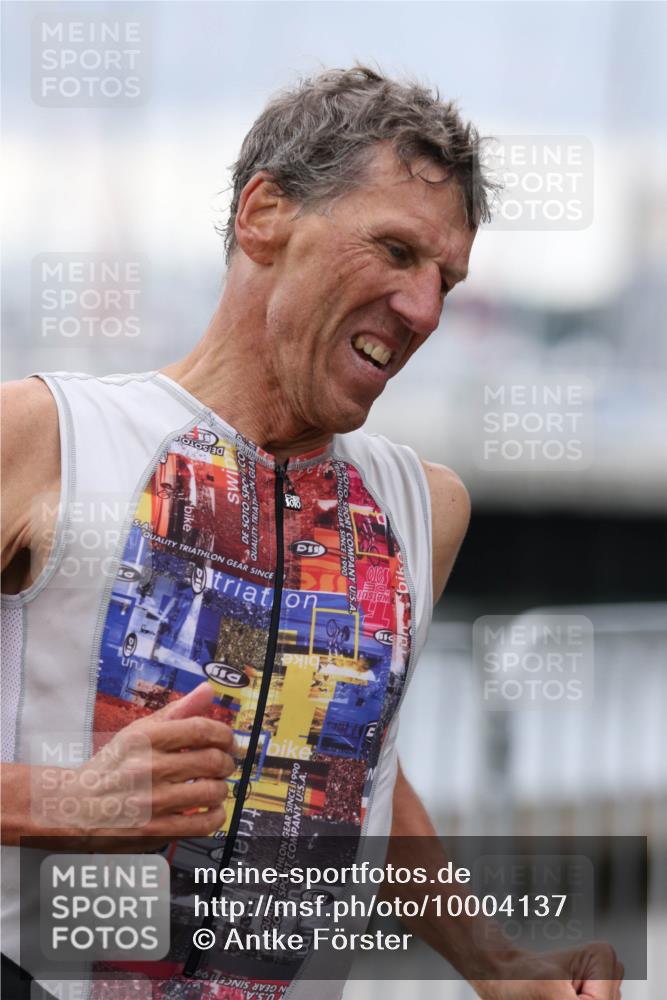 16.08.2026 - KN Förde Triathlon 2026 Antke Förster http://msf.ph/oto/10004137 16.08.2026 11:48:15 Laufen 1990, 1990 meine-sportfotos.de