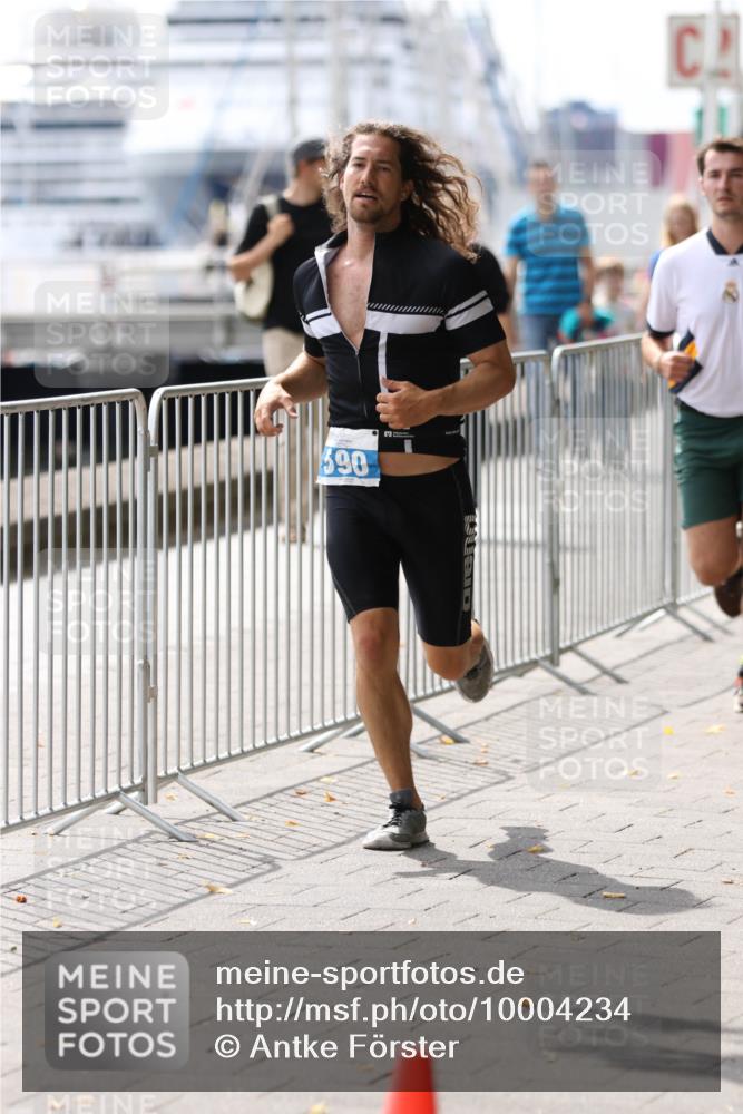 16.08.2026 - KN Förde Triathlon 2026 Antke Förster http://msf.ph/oto/10004234 16.08.2026 13:32:45 Laufen 590 meine-sportfotos.de