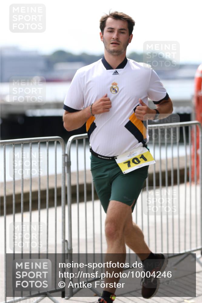 16.08.2026 - KN Förde Triathlon 2026 Antke Förster http://msf.ph/oto/10004246 16.08.2026 13:32:48 Laufen 701 meine-sportfotos.de