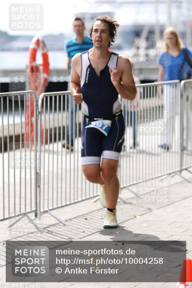 16.08.2026 - KN Förde Triathlon 2026 Antke Förster http://msf.ph/oto/10004258 16.08.2026 13:32:58 Laufen 07 meine-sportfotos.de
