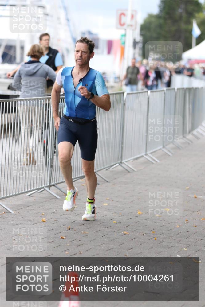 16.08.2026 - KN Förde Triathlon 2026 Antke Förster http://msf.ph/oto/10004261 16.08.2026 11:49:08 Laufen  meine-sportfotos.de