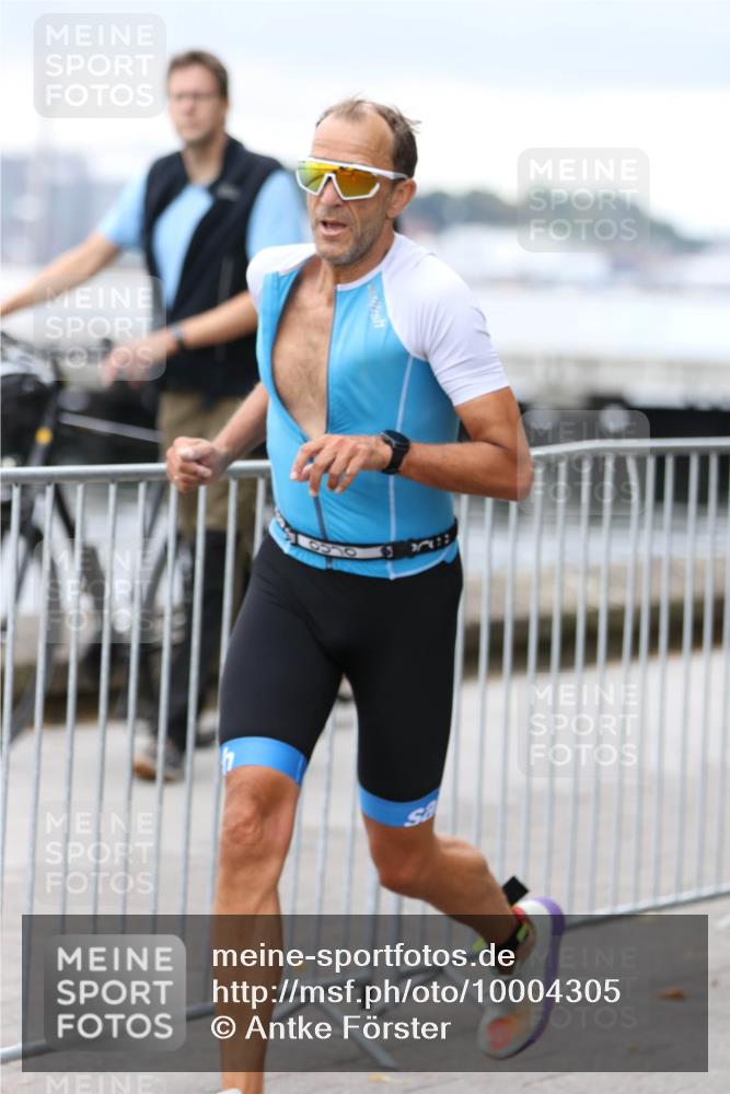 16.08.2026 - KN Förde Triathlon 2026 Antke Förster http://msf.ph/oto/10004305 16.08.2026 11:49:23 Laufen 8510 meine-sportfotos.de