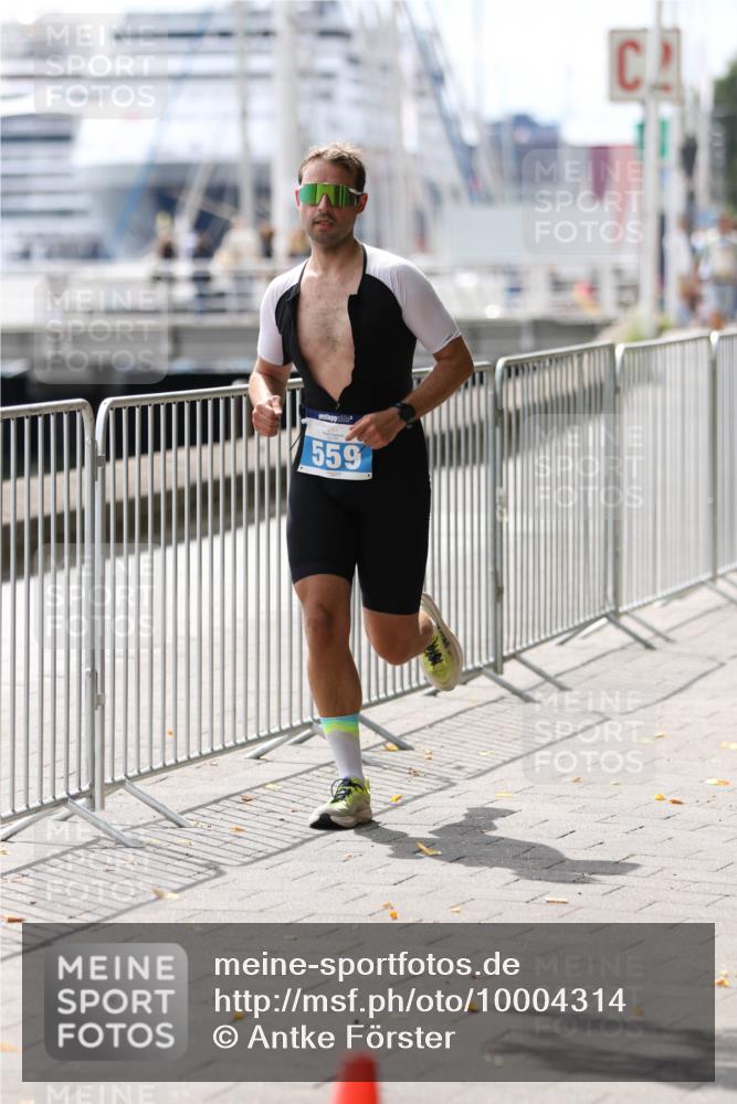 16.08.2026 - KN Förde Triathlon 2026 Antke Förster http://msf.ph/oto/10004314 16.08.2026 13:33:18 Laufen 559 meine-sportfotos.de