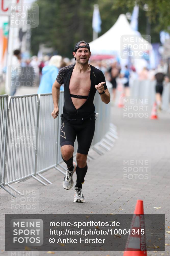 16.08.2026 - KN Förde Triathlon 2026 Antke Förster http://msf.ph/oto/10004345 16.08.2026 11:49:39 Laufen  meine-sportfotos.de