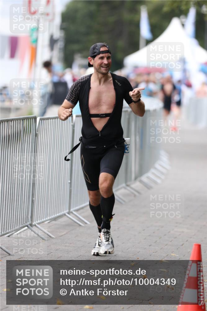 16.08.2026 - KN Förde Triathlon 2026 Antke Förster http://msf.ph/oto/10004349 16.08.2026 11:49:39 Laufen  meine-sportfotos.de