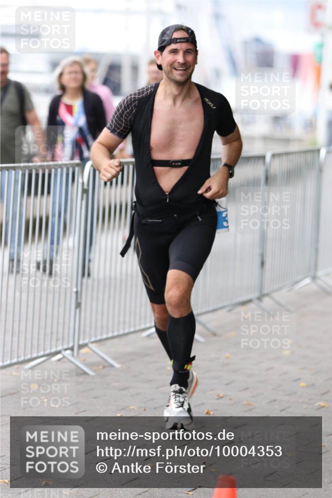 16.08.2026 - KN Förde Triathlon 2026 Antke Förster http://msf.ph/oto/10004353 16.08.2026 11:49:41 Laufen 2 meine-sportfotos.de