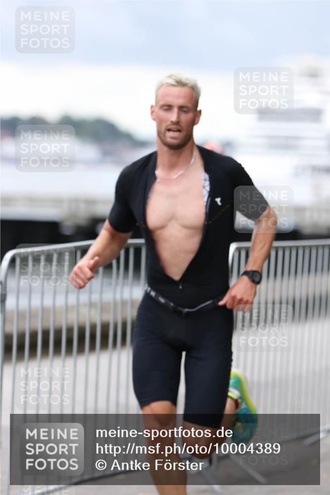 16.08.2026 - KN Förde Triathlon 2026 Antke Förster http://msf.ph/oto/10004389 16.08.2026 11:49:57 Laufen  meine-sportfotos.de