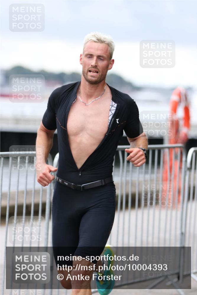 16.08.2026 - KN Förde Triathlon 2026 Antke Förster http://msf.ph/oto/10004393 16.08.2026 11:49:58 Laufen  meine-sportfotos.de