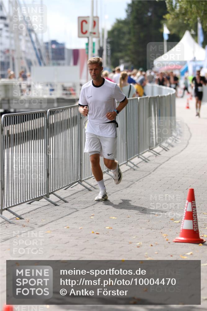 16.08.2026 - KN Förde Triathlon 2026 Antke Förster http://msf.ph/oto/10004470 16.08.2026 13:34:52 Laufen  meine-sportfotos.de