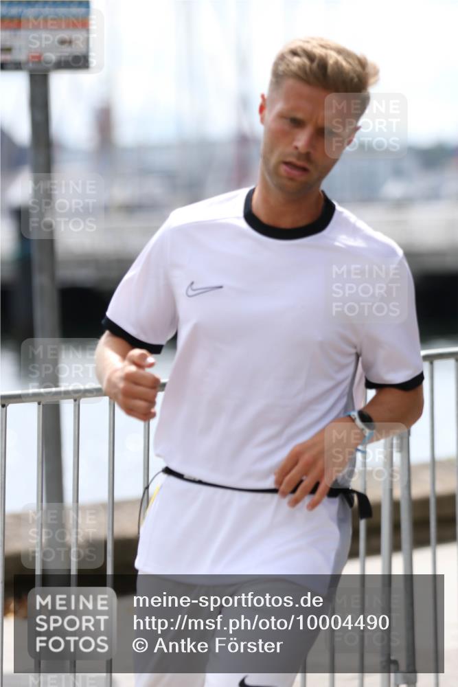 16.08.2026 - KN Förde Triathlon 2026 Antke Förster http://msf.ph/oto/10004490 16.08.2026 13:34:55 Laufen  meine-sportfotos.de