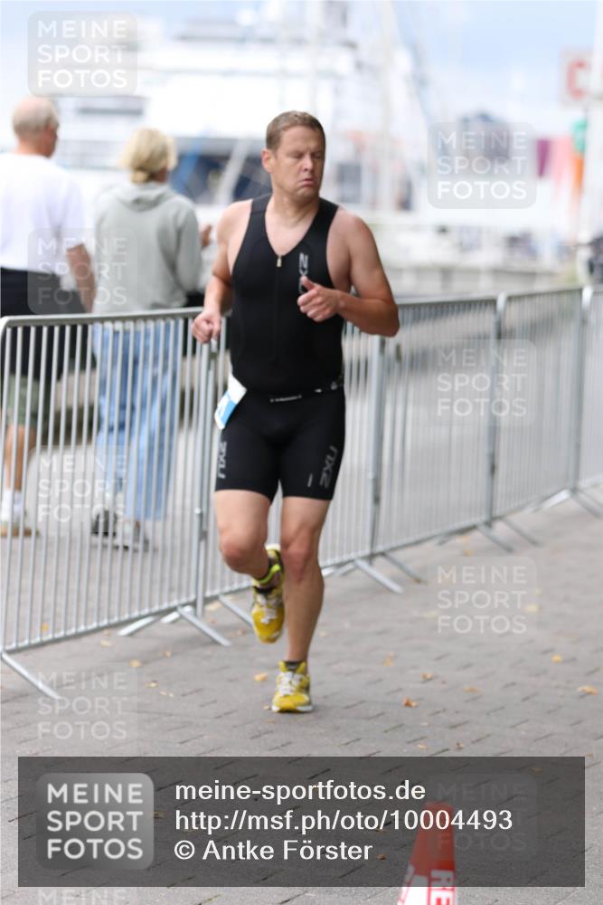 16.08.2026 - KN Förde Triathlon 2026 Antke Förster http://msf.ph/oto/10004493 16.08.2026 11:50:35 Laufen 2, 2 meine-sportfotos.de
