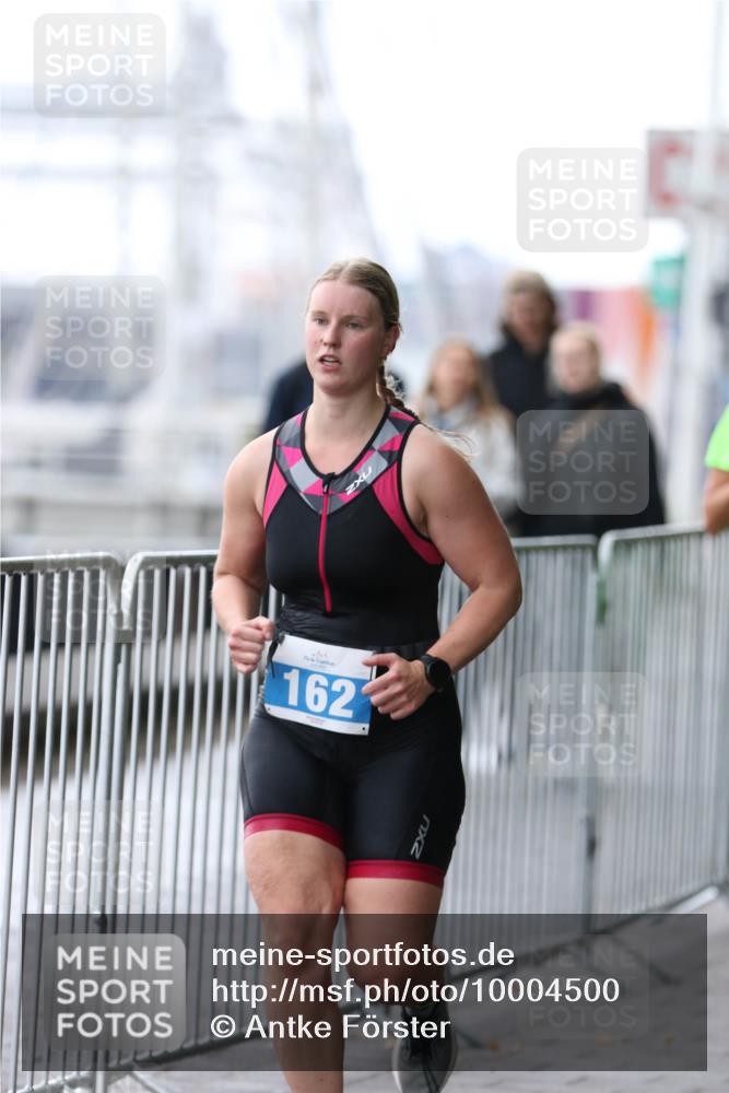 16.08.2026 - KN Förde Triathlon 2026 Antke Förster http://msf.ph/oto/10004500 16.08.2026 10:11:03 Laufen 162, 2 meine-sportfotos.de