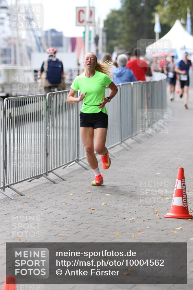 16.08.2026 - KN Förde Triathlon 2026 Antke Förster http://msf.ph/oto/10004562 16.08.2026 13:35:47 Laufen  meine-sportfotos.de