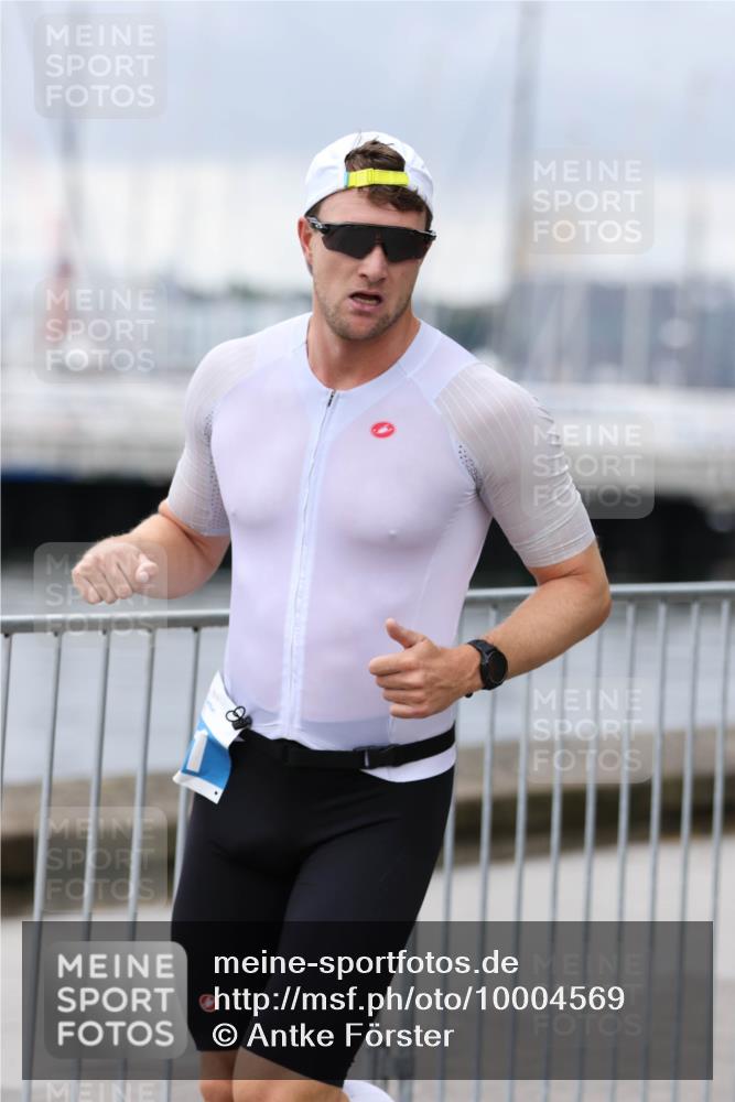 16.08.2026 - KN Förde Triathlon 2026 Antke Förster http://msf.ph/oto/10004569 16.08.2026 11:50:54 Laufen  meine-sportfotos.de