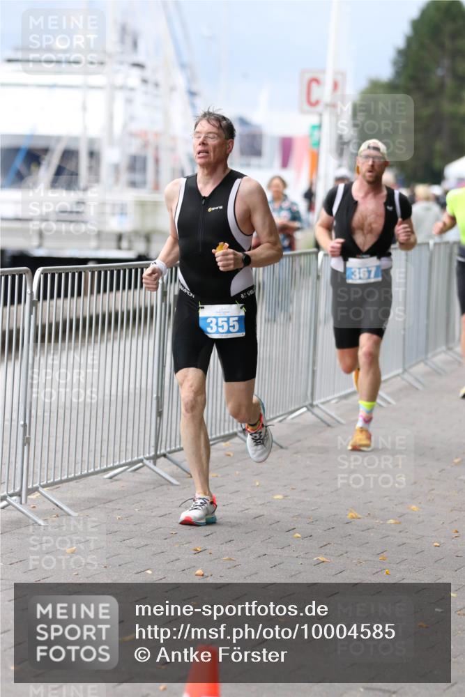 16.08.2026 - KN Förde Triathlon 2026 Antke Förster http://msf.ph/oto/10004585 16.08.2026 11:51:09 Laufen 355, 367 meine-sportfotos.de