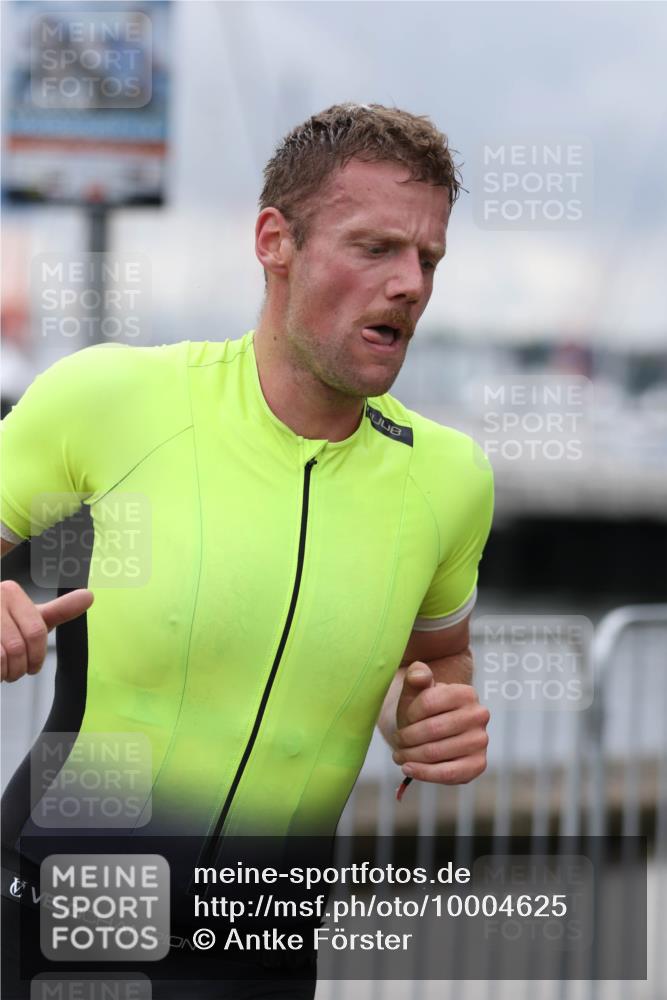16.08.2026 - KN Förde Triathlon 2026 Antke Förster http://msf.ph/oto/10004625 16.08.2026 11:51:15 Laufen  meine-sportfotos.de