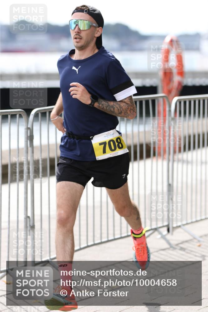 16.08.2026 - KN Förde Triathlon 2026 Antke Förster http://msf.ph/oto/10004658 16.08.2026 13:36:10 Laufen 708, 1 meine-sportfotos.de