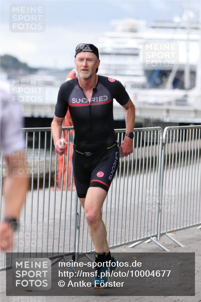 16.08.2026 - KN Förde Triathlon 2026 Antke Förster http://msf.ph/oto/10004677 16.08.2026 11:51:34 Laufen  meine-sportfotos.de