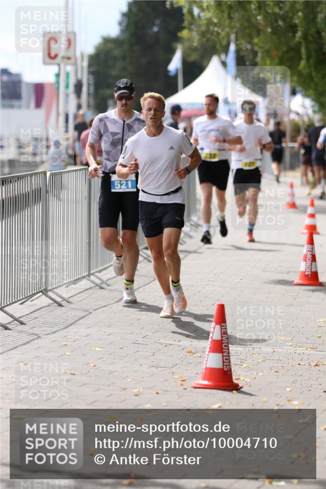 16.08.2026 - KN Förde Triathlon 2026 Antke Förster http://msf.ph/oto/10004710 16.08.2026 13:36:35 Laufen 521 meine-sportfotos.de