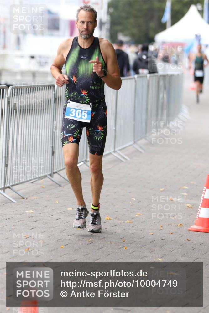 16.08.2026 - KN Förde Triathlon 2026 Antke Förster http://msf.ph/oto/10004749 16.08.2026 11:51:51 Laufen 7001, 305 meine-sportfotos.de