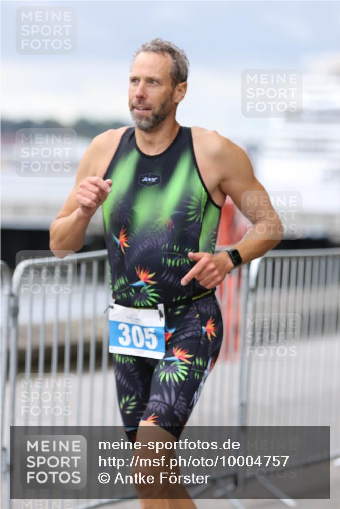 16.08.2026 - KN Förde Triathlon 2026 Antke Förster http://msf.ph/oto/10004757 16.08.2026 11:51:53 Laufen 7001, 305 meine-sportfotos.de