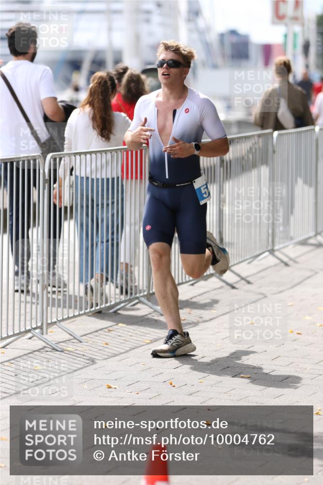 16.08.2026 - KN Förde Triathlon 2026 Antke Förster http://msf.ph/oto/10004762 16.08.2026 13:36:46 Laufen  meine-sportfotos.de