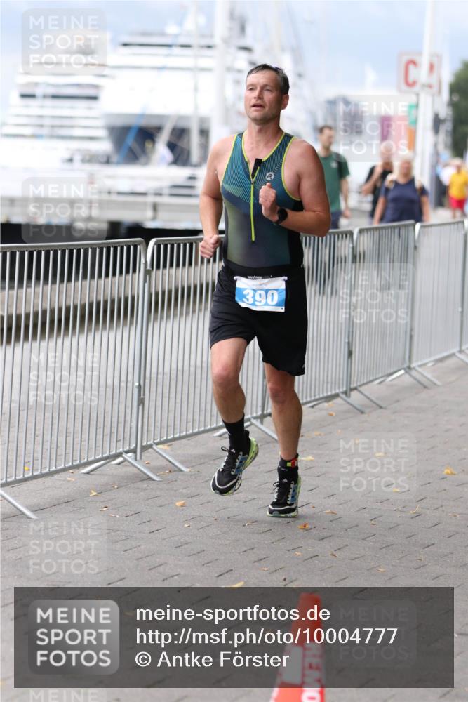 16.08.2026 - KN Förde Triathlon 2026 Antke Förster http://msf.ph/oto/10004777 16.08.2026 11:52:05 Laufen 390, 12 meine-sportfotos.de