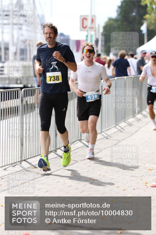 16.08.2026 - KN Förde Triathlon 2026 Antke Förster http://msf.ph/oto/10004830 16.08.2026 13:37:24 Laufen 738, 538 meine-sportfotos.de