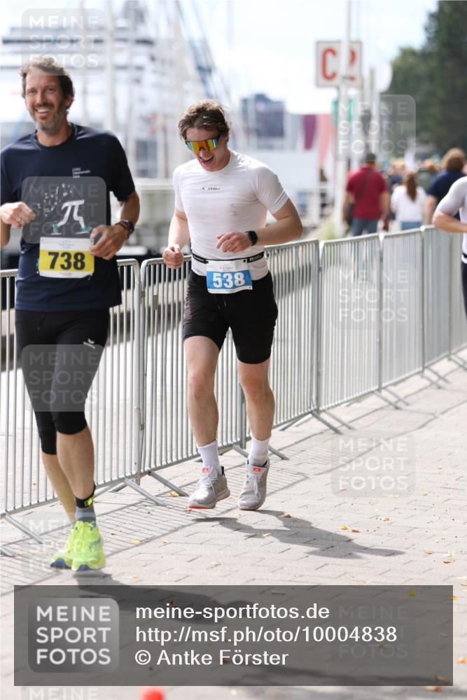 16.08.2026 - KN Förde Triathlon 2026 Antke Förster http://msf.ph/oto/10004838 16.08.2026 13:37:25 Laufen 738, 538 meine-sportfotos.de