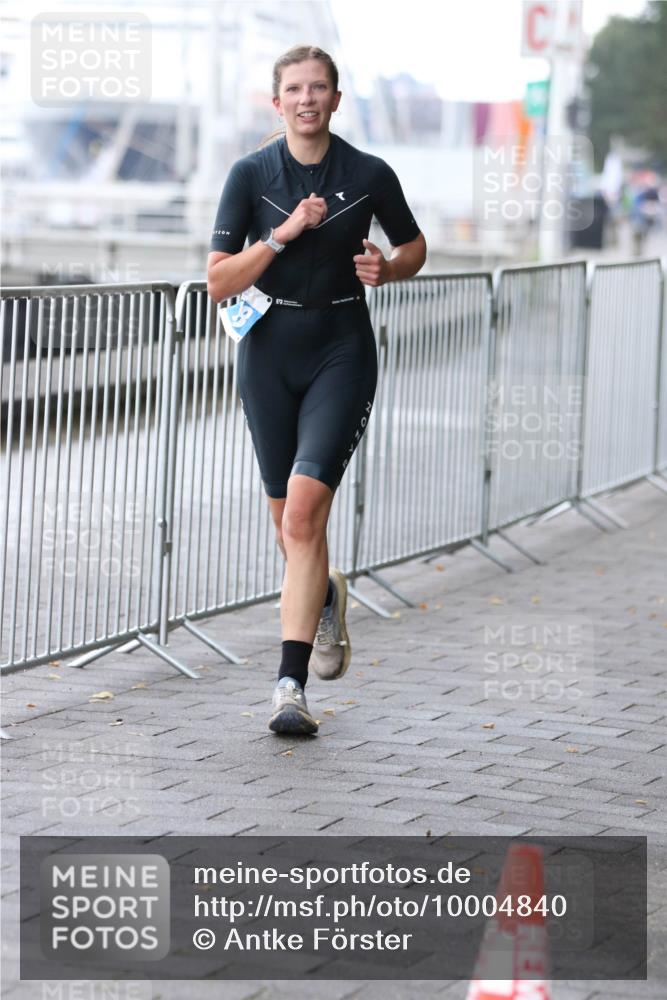 16.08.2026 - KN Förde Triathlon 2026 Antke Förster http://msf.ph/oto/10004840 16.08.2026 10:13:11 Laufen  meine-sportfotos.de