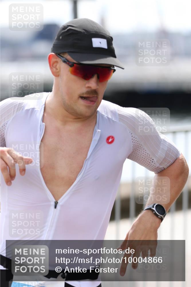 16.08.2026 - KN Förde Triathlon 2026 Antke Förster http://msf.ph/oto/10004866 16.08.2026 13:37:31 Laufen  meine-sportfotos.de