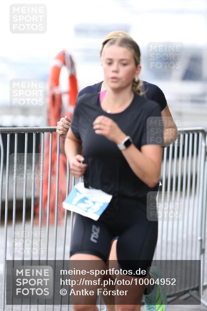 16.08.2026 - KN Förde Triathlon 2026 Antke Förster http://msf.ph/oto/10004952 16.08.2026 10:13:51 Laufen  meine-sportfotos.de