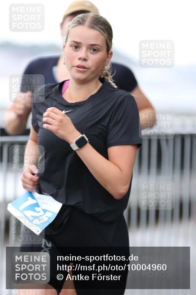 16.08.2026 - KN Förde Triathlon 2026 Antke Förster http://msf.ph/oto/10004960 16.08.2026 10:13:52 Laufen 125, 2 meine-sportfotos.de