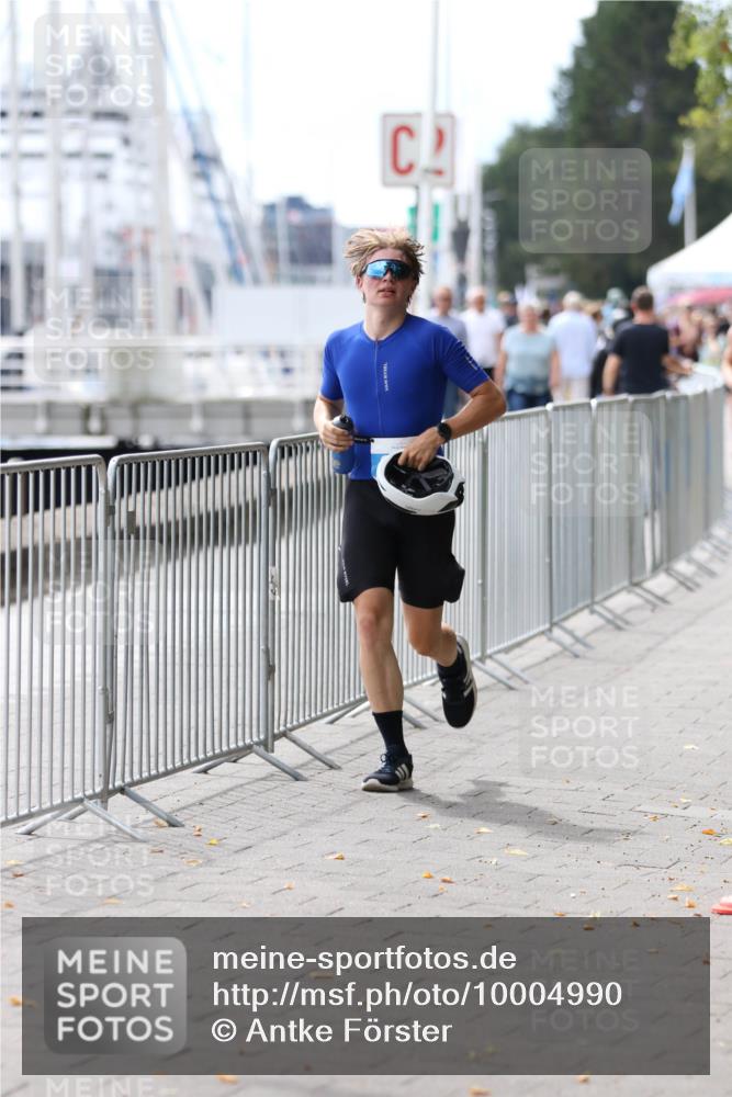16.08.2026 - KN Förde Triathlon 2026 Antke Förster http://msf.ph/oto/10004990 16.08.2026 13:38:21 Laufen 2 meine-sportfotos.de